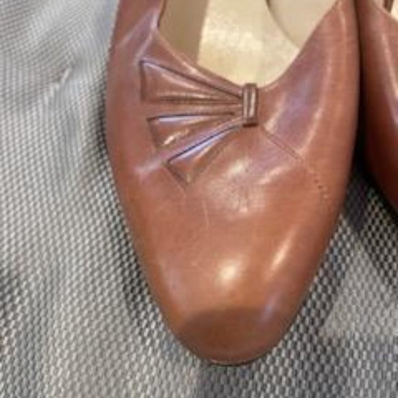 Salvatore Ferragamo Size 8 - Picture 9 of 10